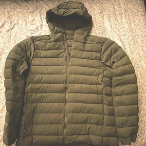 Lululemon green puffer jacket